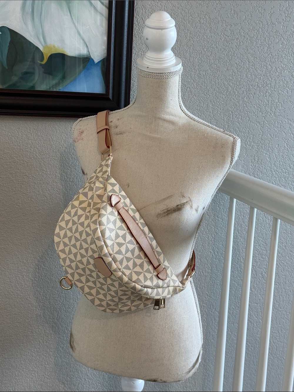 Geometric Checkered Crossbody Sling Bag – White, Gray & Tan